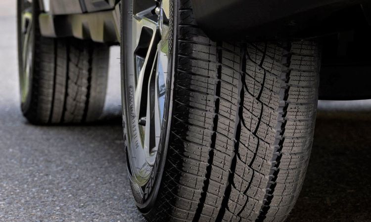 How Much Does a Car Tire Weigh