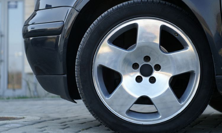 How Much Does a Car Tire and Rim Weigh